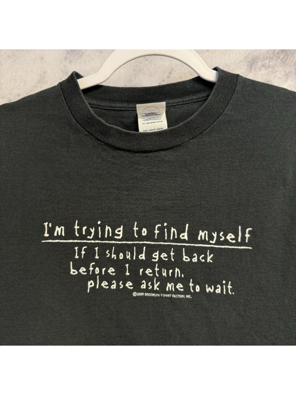 Vintage Y2K Funny Saying T Shirt Mens Medium Trying to Find Myself 2000